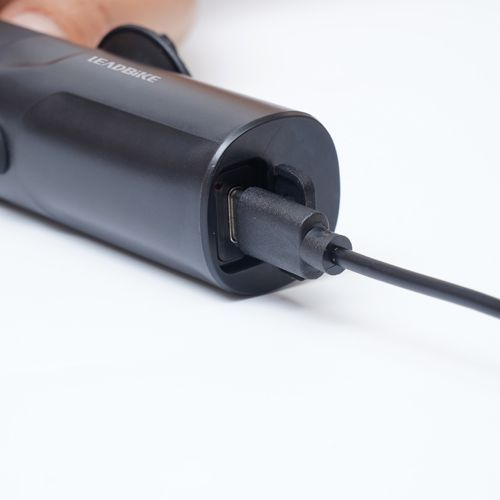 Велофара LEADBIKE M03-OSRAM 400LM, 2000mAh